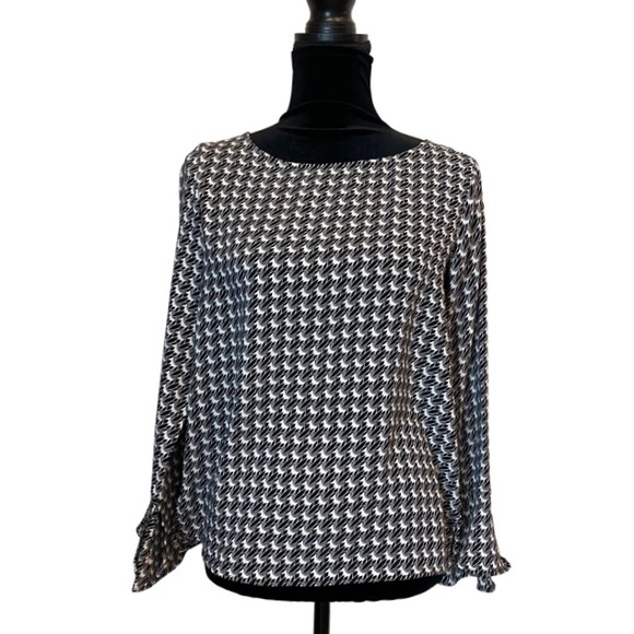 Ann Taylor Floral Geometric Black/White Print Pullover Blouse in XS - Picture 4 of 14